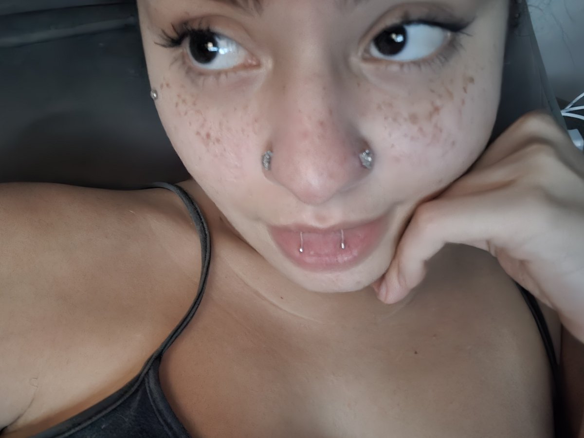 tik0wrld's tweet photo. Eu amo esses olhos aí ó https://t.co/SIh2ndOzrY