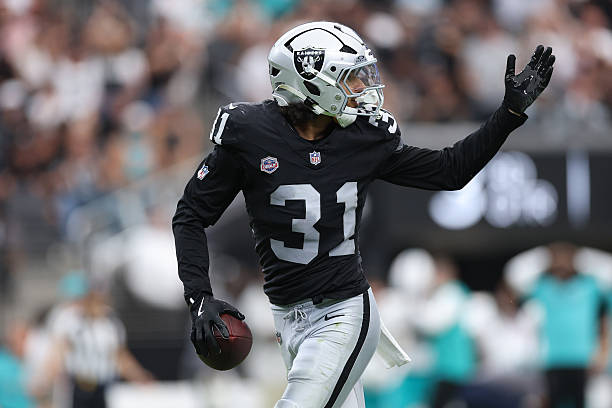 NFLMAVERICK's tweet photo. Rookie S Treydan Stukes' Int https://t.co/Xl8TyFP3Eb