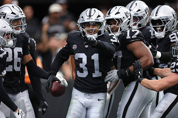 NFLMAVERICK's tweet photo. Rookie S Treydan Stukes' Int https://t.co/Xl8TyFP3Eb