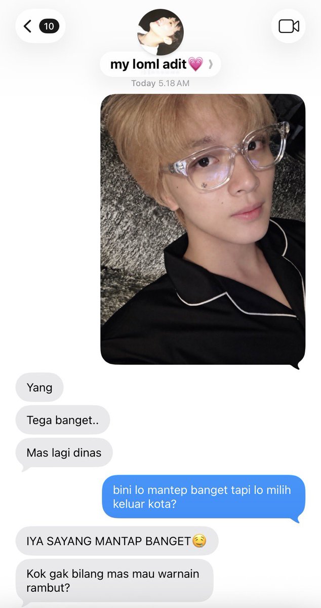 ohmyzya's tweet photo. markhyuck au 

sebuah tips negoisasi
——— from ANNIS (Adit Dennis) THE SERIES https://t.co/EaKwxwokxi