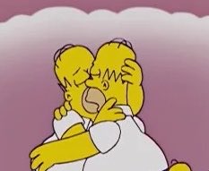 RINAP00L's tweet photo. no veo a marge pero si veo a dos homeros así: https://t.co/BVWyrx84NL