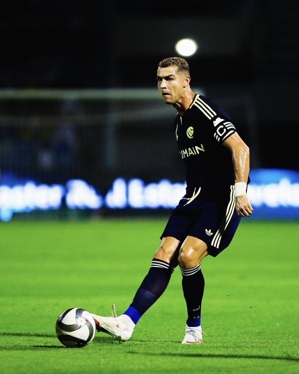 CRonaldoNews's tweet photo. ⚽️✨💛 https://t.co/0wXdovCGbH