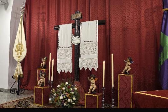 PrendimientoDH's tweet photo. 🟤SANTA CRUZ| Hoy, 14 de septiembre, celebramos la Exaltación de la Santa Cruz, día en que recordamos y honramos la Cruz en la que murió nuestro Señor Jesucristo, titular de nuestra hermandad.

“Te adoramos, Cristo, y te bendecimos, que por tu Santa Cruz redimiste al mundo”. https://t.co/885hqn7MZC