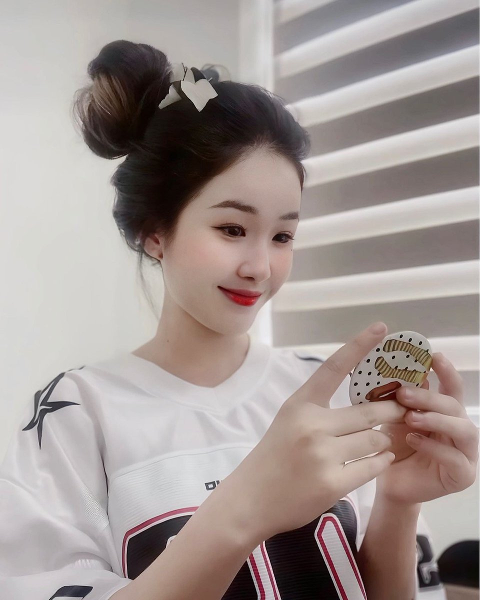 Bon_Bennett's tweet photo. Ngán gì vài hạt muối mặn, chỉ là em có muốn tan vào anh hay không thôi… https://t.co/Y4vkNuWLbI