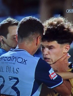 Simao_Jorgensen's tweet photo. Da saga: o Sporting nem a roubar ganha https://t.co/3W1aDHG9MX