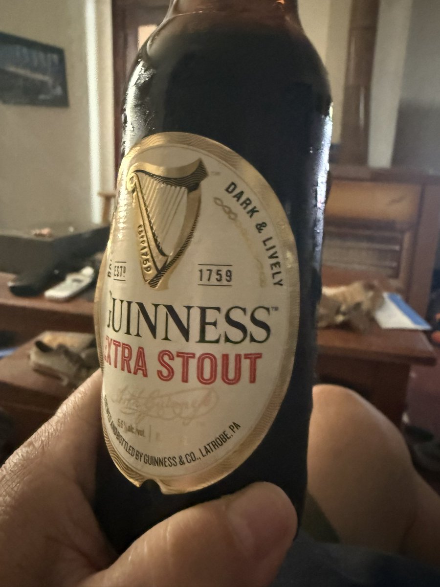DrexelSpivey2's tweet photo. Guiness is better ice cold…#guiness https://t.co/3cEtmhh5tf
