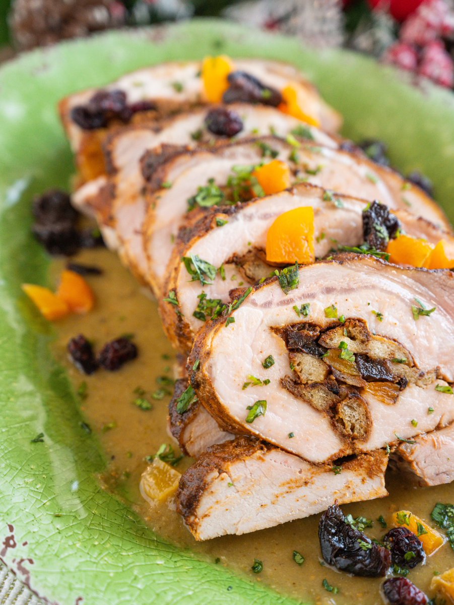 yanetsalcedo's tweet photo. Mexican-Style Pork Loin for Christmas Eve or Christmas Day. Brined pork loin, Al Pastor seasoning, green enchilada sauce, and sweet-savory stuffing with apricots, prunes, garlic, herbs, and bread. https://t.co/0xfc24XyAQ