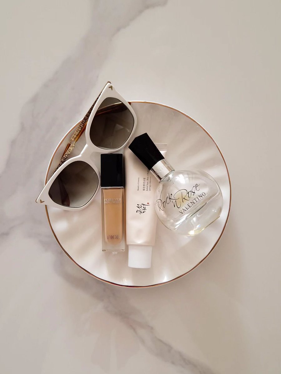 Miguel_1504's tweet photo. Simple things I love: a concealer that never fails, SPF I never leave home without, vintage sunnies, and the first perfume I ever bought. It’s empty, but I’ll never throw it away. https://t.co/jQ8e4zgMOX