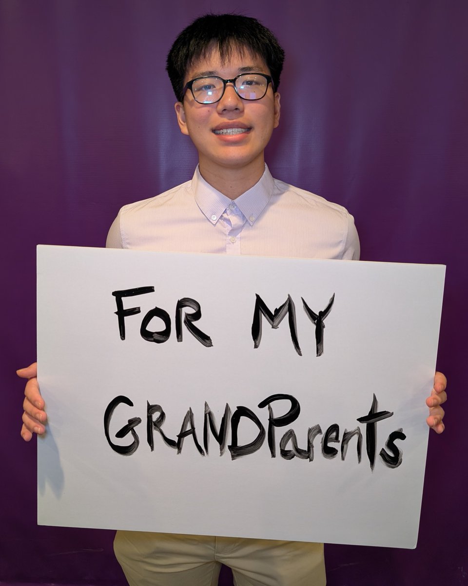 ALZOhio's tweet photo. Today we celebrate #GrandparentsDay. We are thankful for the Nanas, Papas, Grammies and Pops who give us our stories, our traditions and our sense of where we come from. We will continue fighting to #ENDALZ until no grandparents are lost to Alzheimer's or another dementia. https://t.co/raojGRhgz9