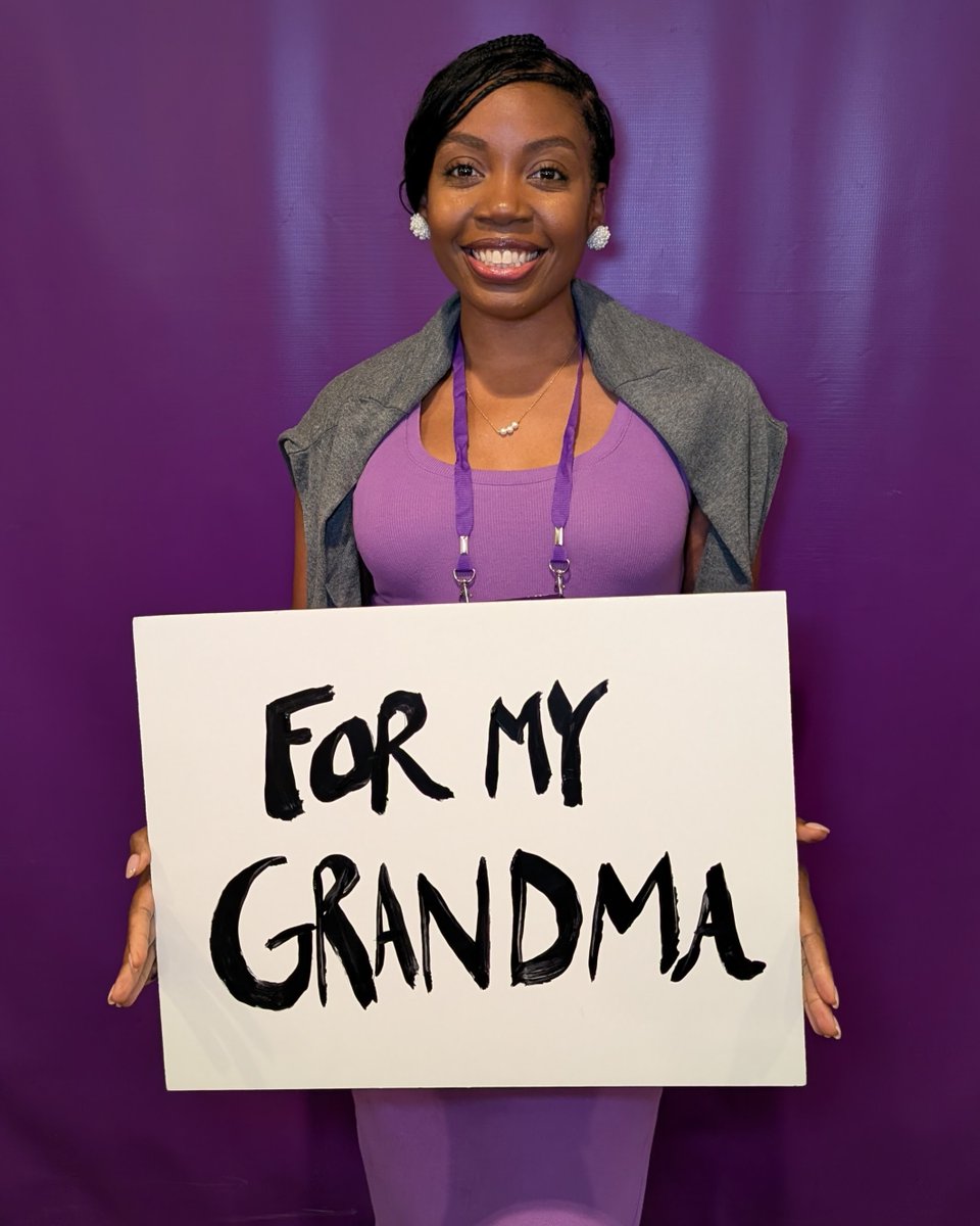 ALZOhio's tweet photo. Today we celebrate #GrandparentsDay. We are thankful for the Nanas, Papas, Grammies and Pops who give us our stories, our traditions and our sense of where we come from. We will continue fighting to #ENDALZ until no grandparents are lost to Alzheimer's or another dementia. https://t.co/raojGRhgz9