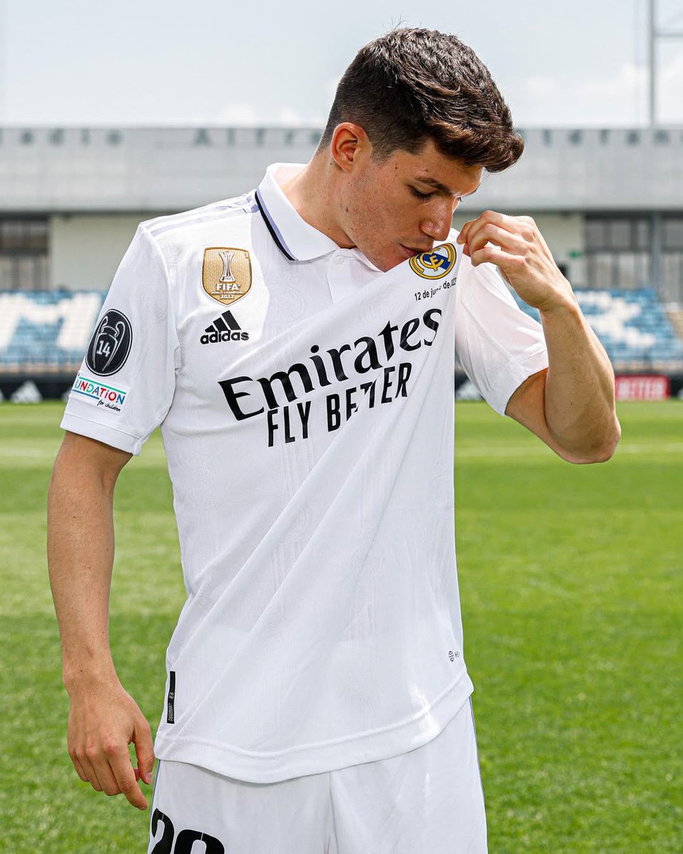 IvanilsonDa's tweet photo. 🤍 ¡Arriba el Madrid! 🤍 https://t.co/NwRopc1tEN