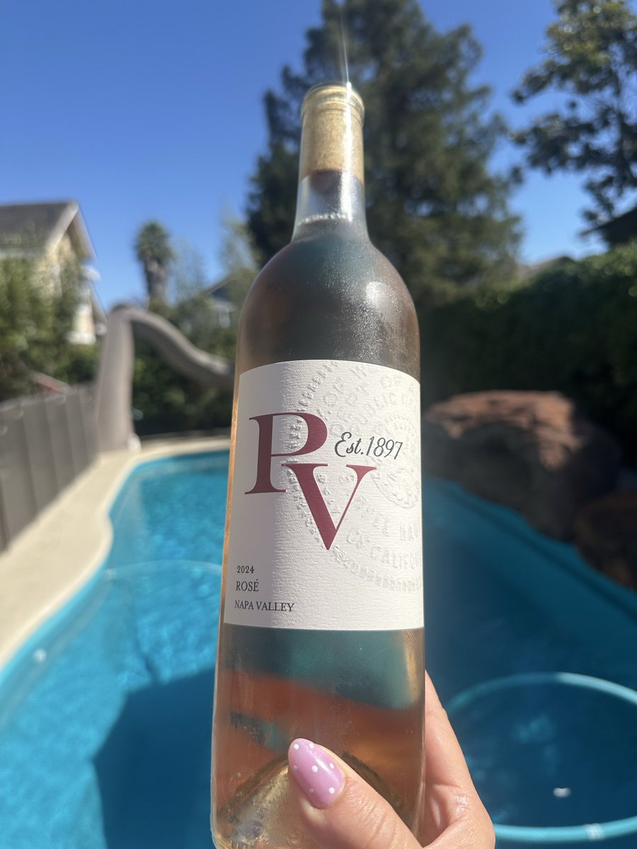 RACHELBABY_'s tweet photo. Happy birthday to me 🎀🎀🎀 #virgoseason #virgo #ROSÈallday https://t.co/SLTu6ZD51o