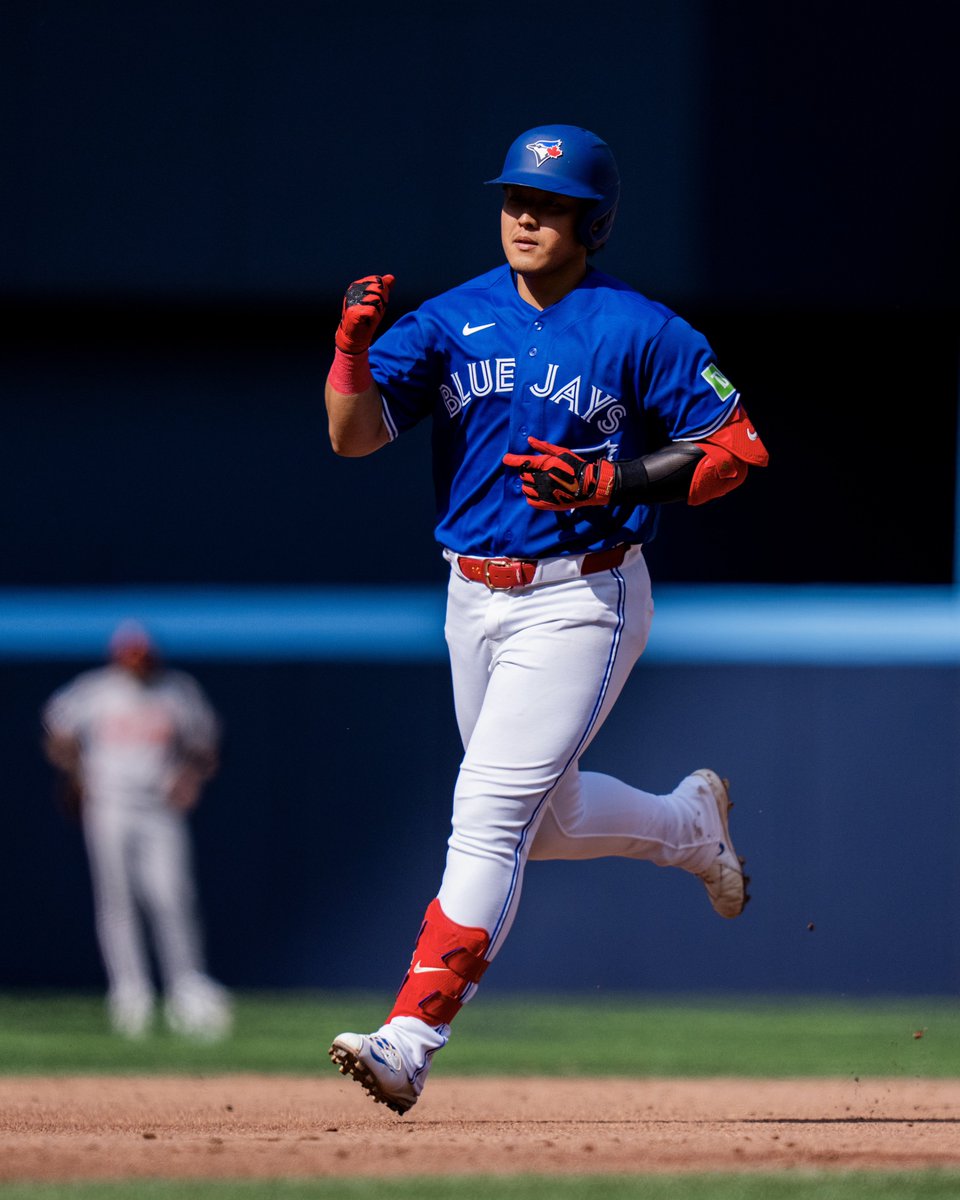 BlueJays's tweet photo. 32 HOMERS FOR KAZ!

… in his rookie season 🤯 https://t.co/uTligs2aoN