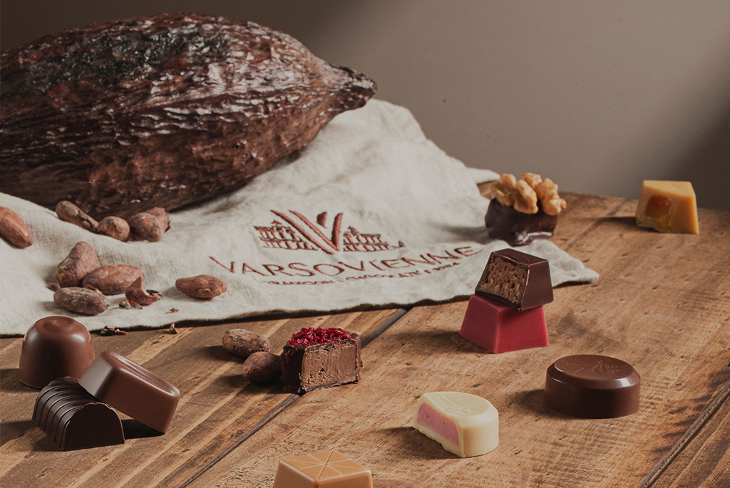 socialgramcl's tweet photo. Hoy se celebra el Día Internacional del Chocolate junto a @Varsovienne_ que invita a disfrutar de uno de los productos más queridos en todo el mundo, esta
celebración tiene un significado muy especial.

Ver más aquí https://t.co/6TfR2aSRH8 https://t.co/7mxXfF1vZt