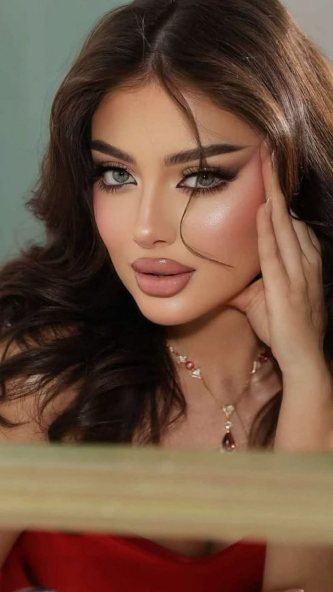 KahAtiAlzy's tweet photo. "لا أحد #يبتعد #عن الأشياء التي #يحبها. 🥀إلا بعد #أن يحترق فئاده 💙وقلبه 💚وهو يحاول الحفاظ #عليها."💔 https://t.co/pdlSqhnuRF