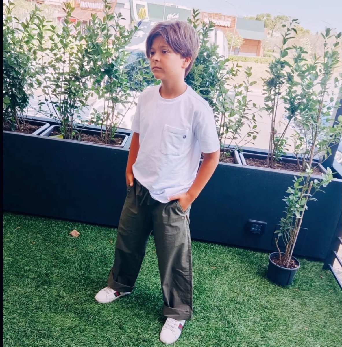 ZEstorado's tweet photo. Stile grintoso, moderno e inconfondibile per il nostro piccolo protagonista. Da Four Seasons Junior, ogni outfit racconta personalità, carattere e voglia di distinguersi. Il suo stile, la sua energia. https://t.co/E3x3pxBKa0