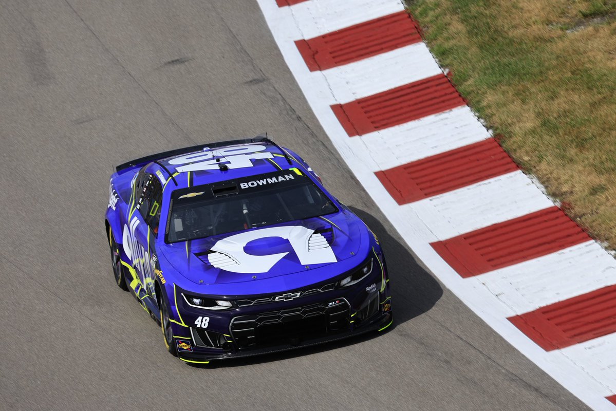 allyracing's tweet photo. Checkered flag is out at @WWTRaceway, and @Alex_Bowman and the #Ally48 team grab a great finish of P2! 👏👏👏👏 https://t.co/uzA9AbJfcX