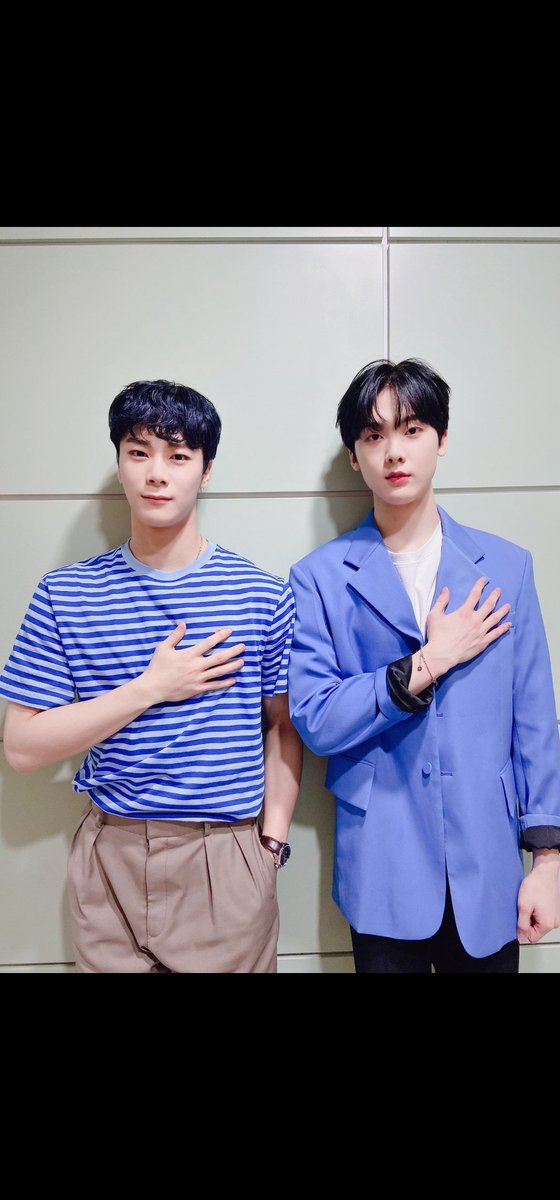 dzchen0's tweet photo. 데뷔해줘서 고마워
3집까지 한 것두 고맙고 
쇼챔한것두 고맙고
열심히 해줘서 고마워
#문빈산하 
#딴콩_데뷔6주년_축하해 https://t.co/lJXvOWLQXX