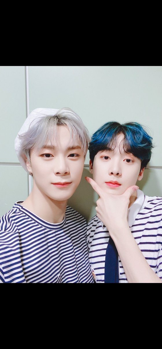 dzchen0's tweet photo. 데뷔해줘서 고마워
3집까지 한 것두 고맙고 
쇼챔한것두 고맙고
열심히 해줘서 고마워
#문빈산하 
#딴콩_데뷔6주년_축하해 https://t.co/lJXvOWLQXX