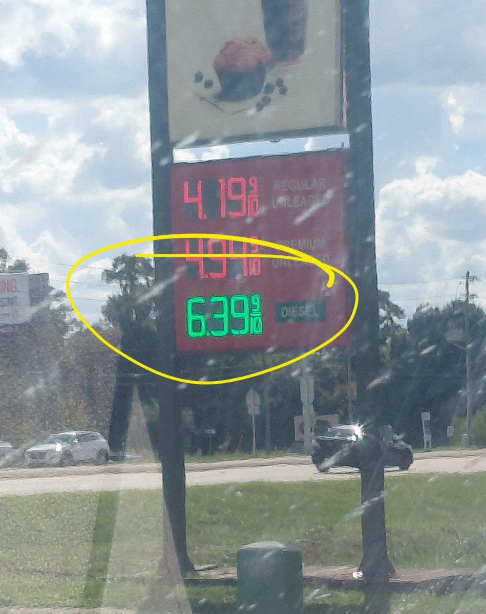 ruthnormann's tweet photo. @thompso8778 The cost of diesel is really affecting the America economy https://t.co/fR1Jz86ntE