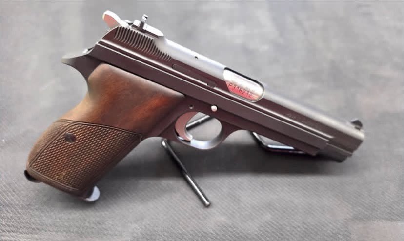 LarryVickers's tweet photo. Many of you know I am a SIG P210 fan. In particular the Swiss made ones that have been out of production for quite awhile now. They are extremely well made - very possibly the finest military service pistol ever made- very accurate and have excellent triggers. This is a honey of a P210-6 I saw on Gunbroker. I've said it before and l'Il say it again if you want one get on it - the Swiss ones not only will never be made again they will only go one way in value- up. Who has one or wants one? Let's hear it!