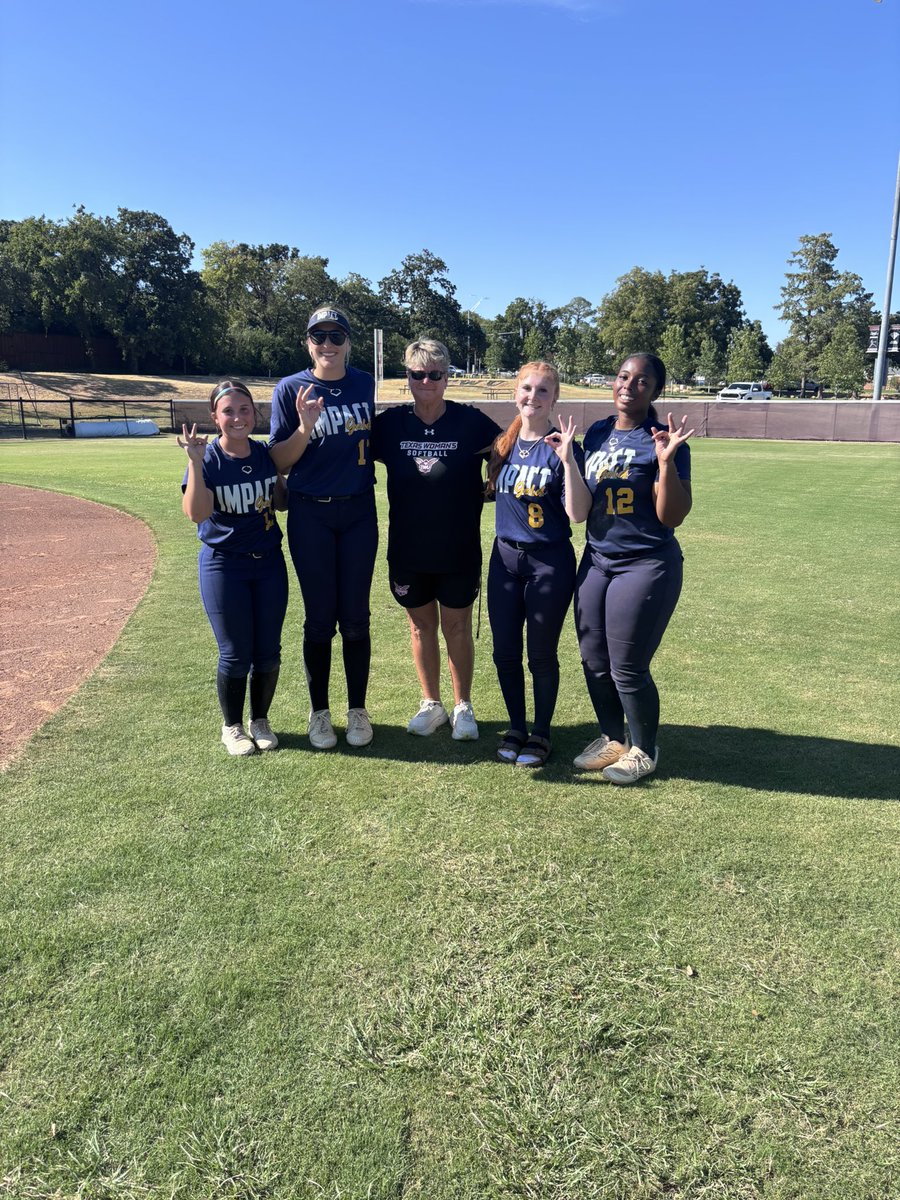 Angel_davis12sb's tweet photo. Thank you @TWUSoftball for such an amazing camp! Loved getting insight from all the older girls and always a pleasure to see @Coach_McNutt. Can’t wait to be back in the future!! Go Pioneers ♥️🤍 #Uncommited2028 #ImpactGold https://t.co/0gPv23s9XW