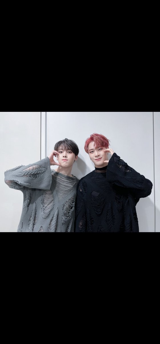 dzchen0's tweet photo. 산하야 고마워
빈이옆에있어줘서 
윤산하가 짱이다

#문빈산하
#딴콩_데뷔6주년_축하해 https://t.co/gnZNkMIUHE