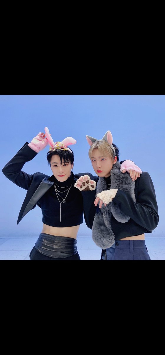 dzchen0's tweet photo. 산하야 고마워
빈이옆에있어줘서 
윤산하가 짱이다

#문빈산하
#딴콩_데뷔6주년_축하해 https://t.co/gnZNkMIUHE