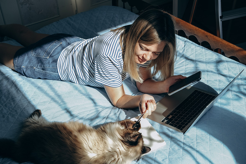 MarlinPalovick's tweet photo. Just logged 3hrs of cozy farming u0026 petting my virtual cat today  No quests, no rush—just the perfect low-key vibe! https://t.co/F0lX4pibXa