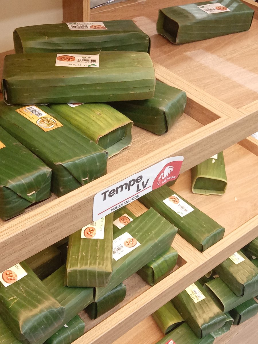 petercibaduyut's tweet photo. itu LV ngeluarin brand baru kah? tempe LV
harus ya ada lv lvnya, coba diganti misal tempik lc nah kan cocok https://t.co/CIqF5uQA9C