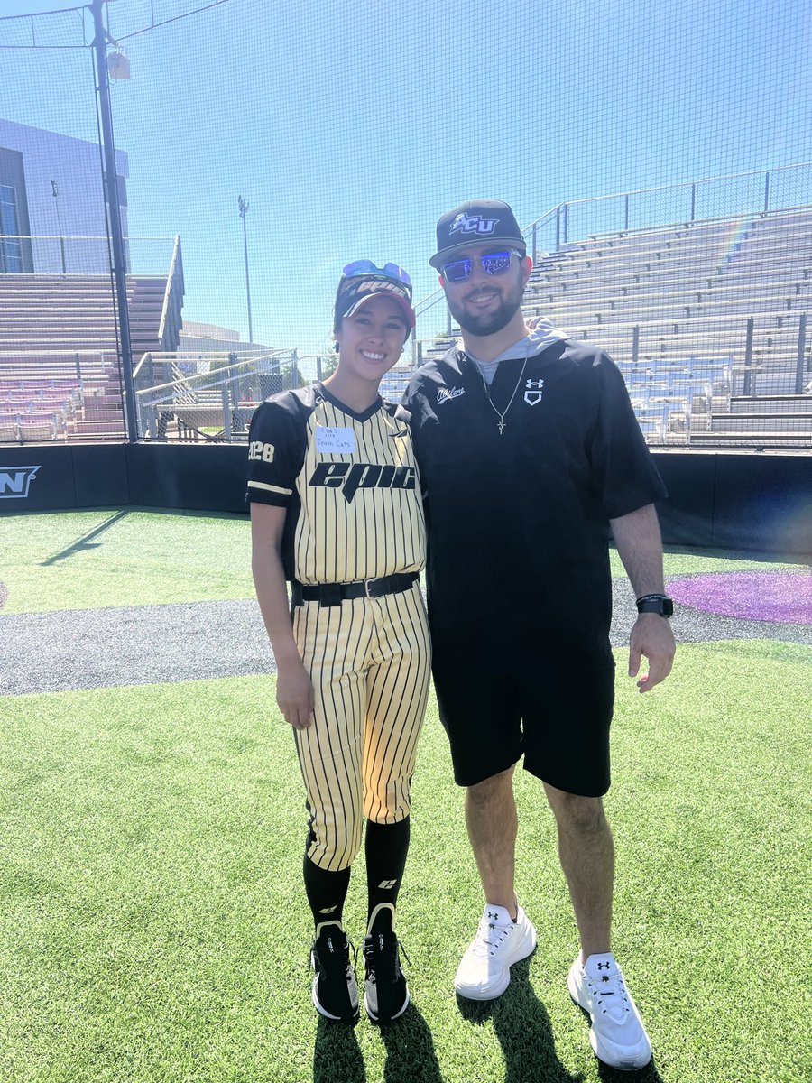 ElleSeeley's tweet photo. Great camp yesterday at ACU!!thank you to all coaches 💜💜@carter_lavalley https://t.co/WJaSR1ioyI