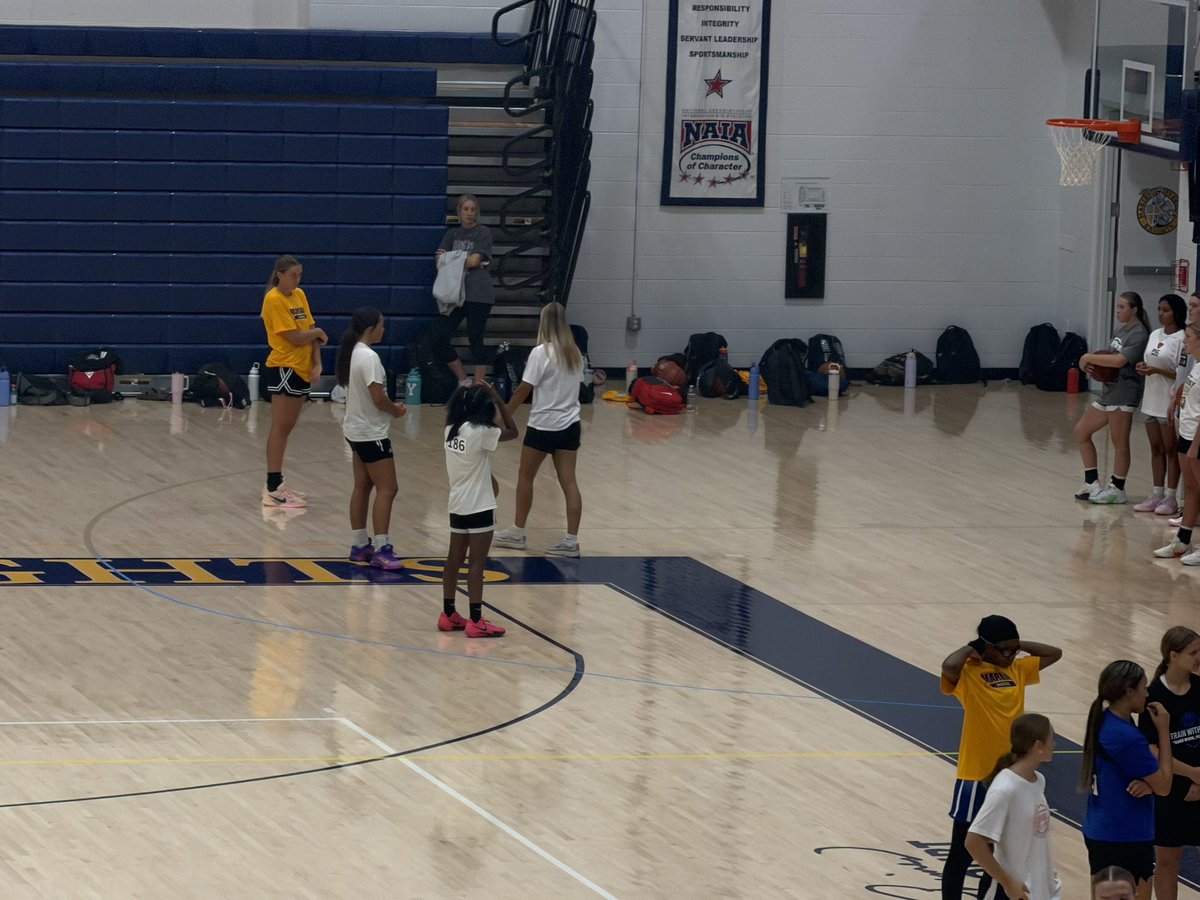 londyn_newton's tweet photo. Thank you @MarianUnivWBB for a great camp experience! I’m thankful for the opportunity to compete, challenge myself, and continue growing as a player while learning from the coaching staff and players. @Coach_SunnyA @CoachElston33 @stormAAU @MichStorm2028 @Heritagegbball https://t.co/C36IeJhltb