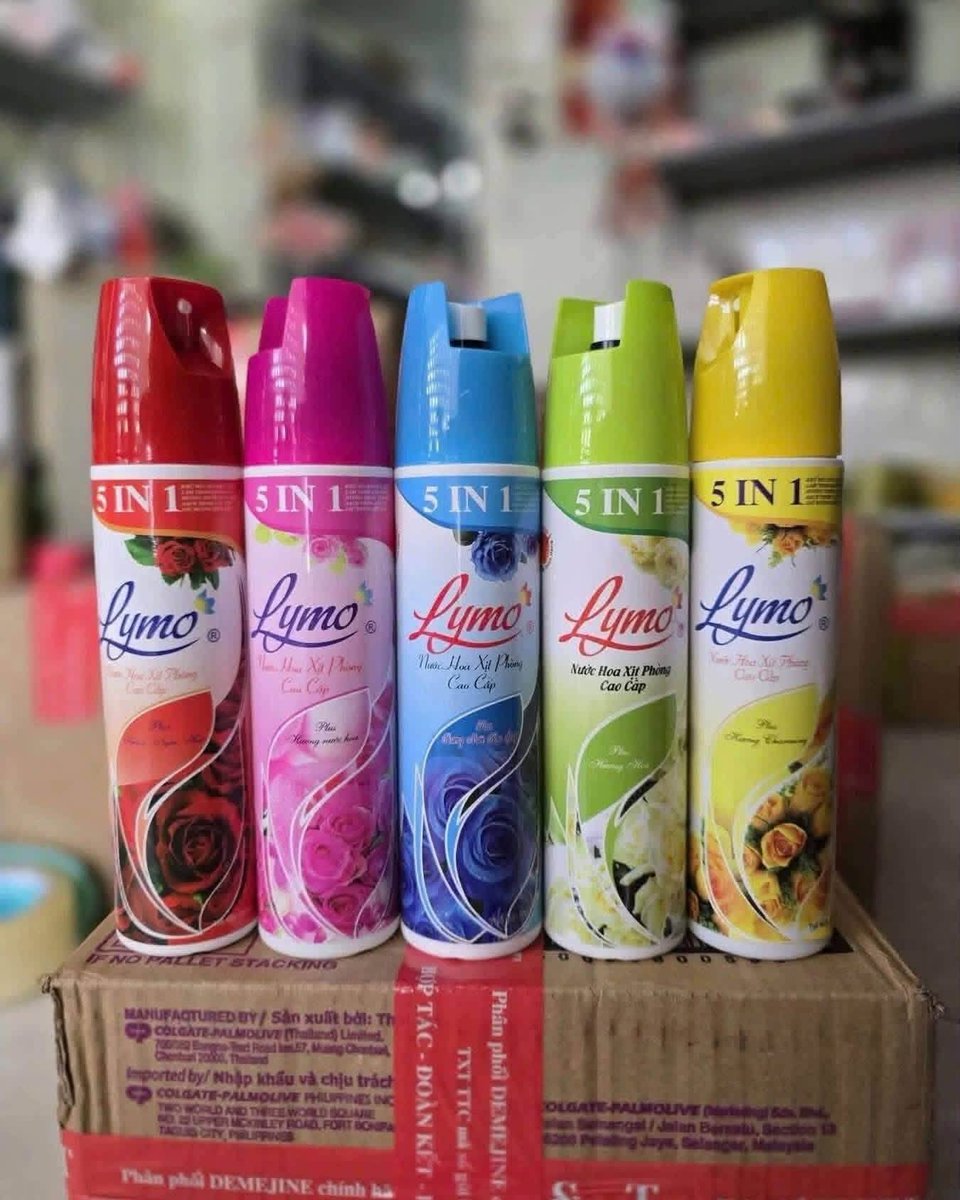 AmberlySar25199's tweet photo. Xịt thơm phòng Lymo 5in1: vừa lưu hương dễ chịu, vừa hỗ trợ diệt khuẩn và đuổi muỗi. Hương hoa cỏ nhẹ nhàng, mang cảm giác như bước vào khu vườn xanh mát. https://t.co/D9pXlt5V8R
