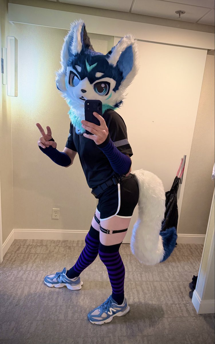 RaphyVRC's tweet photo. My terrible fit at FWA https://t.co/cAFrkCzoYI