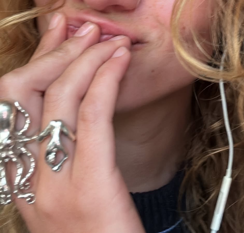 stresskippw's tweet photo. these hands are stuck in my mind forever https://t.co/FXdk039LcM