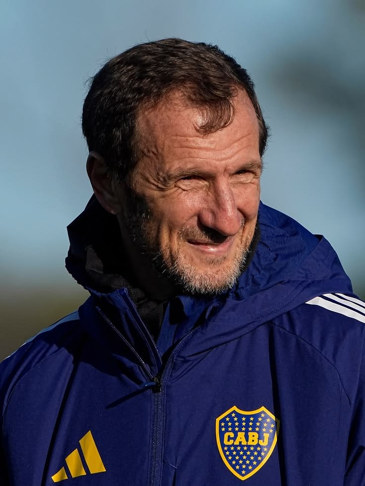 Bochero1977's tweet photo. 🚨 ATENCIÓN | #Boca

💣 Vasco Arruabarena le pidió a los dirigentes que el PLANTEL porque si NO la temporada al torneo firmaba POSPUESTO, por lo cual NO y se CONFIRMA.

⌛️HORAS CLAVES. https://t.co/asA9uLsvcC
