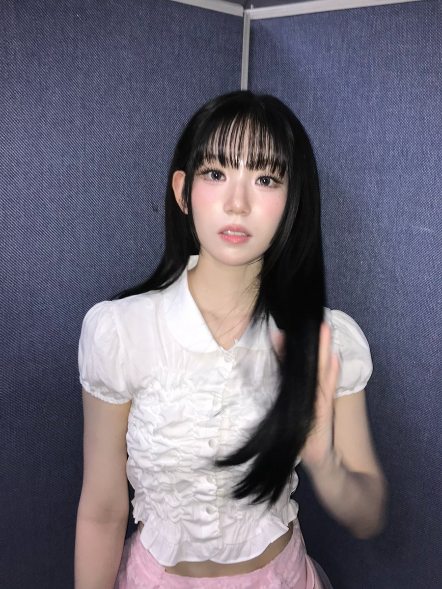 Tnyang_24's tweet photo. 내신을 왜 챙김?
내 신이 여기 있잖아 https://t.co/vmHBIIRlBi