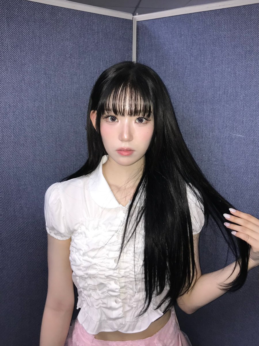Tnyang_24's tweet photo. 내신을 왜 챙김?
내 신이 여기 있잖아 https://t.co/vmHBIIRlBi
