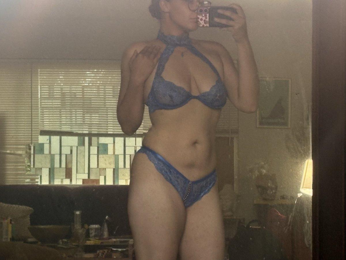Madiux5an's tweet photo. happy Sunday 💙🦋🫐 #columbusfreaks #ohio #needspoiled #babygirl https://t.co/AljCXszvxG