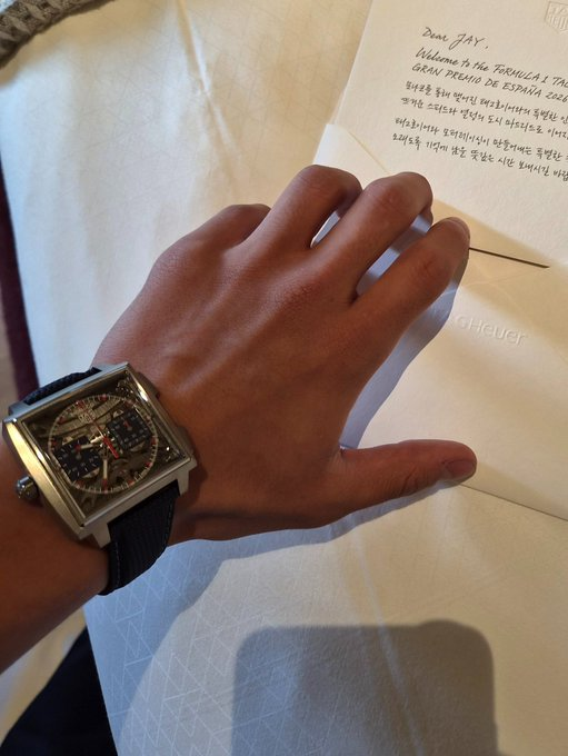 everdives's tweet photo. be my dada, buy me prada https://t.co/AoTD4Nzxx2