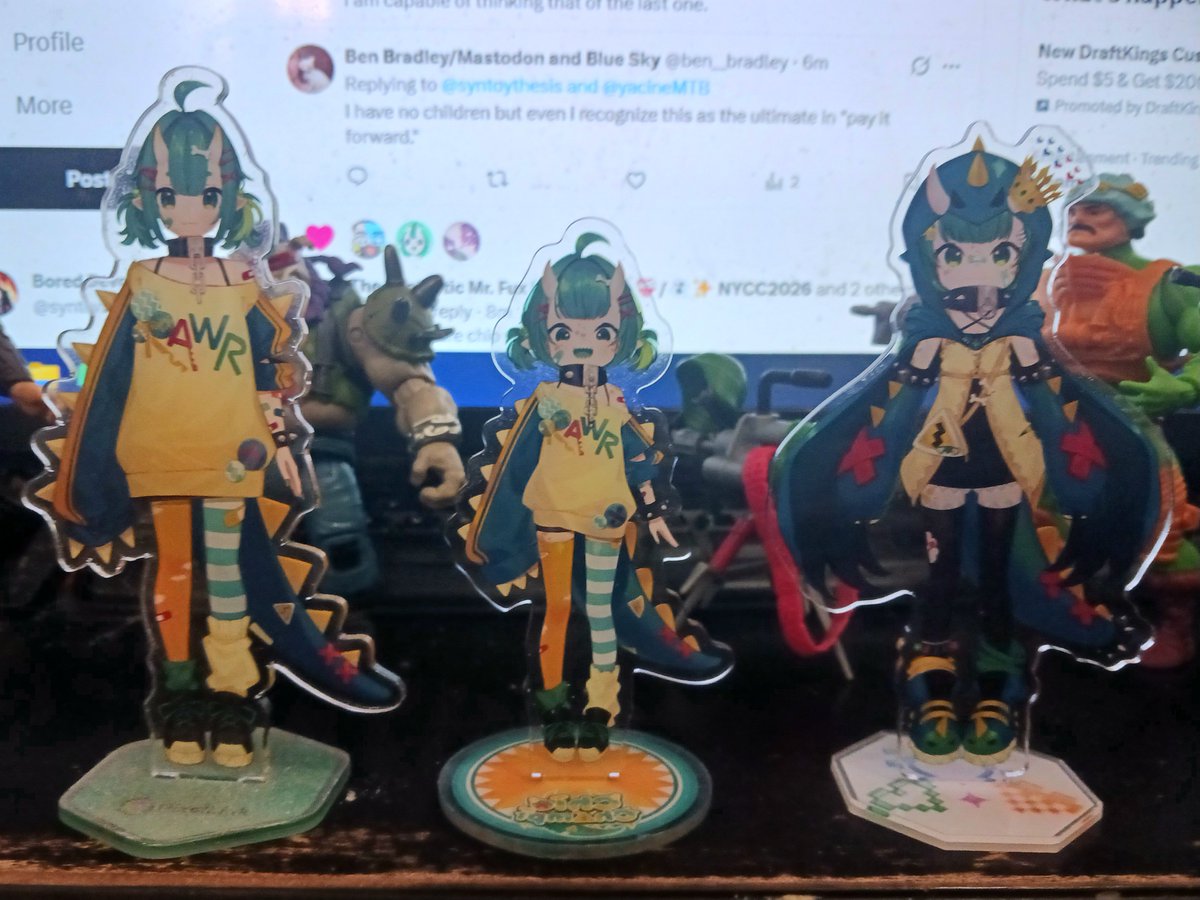 syntoythesis's tweet photo. Every time Chio comes back drom the dead or gets isekai'd she changes size.
I fear she may be part Pym Particle. #chiochompi #chiheehee https://t.co/KuW8d81624
