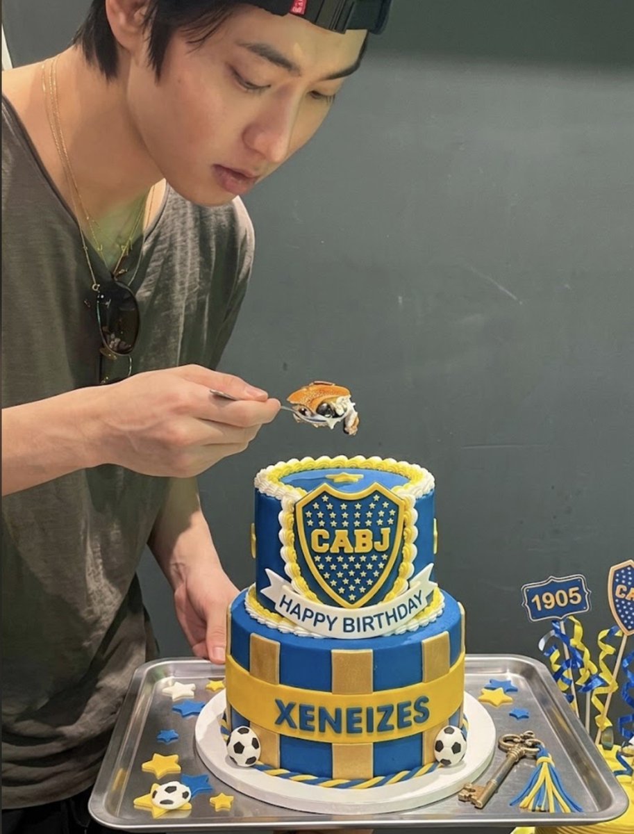 lasttriot's tweet photo. MI GORDI CONTENTO CON LA TORTITA QUE LE HICEEEEE 🥹🥹🥹🥹 https://t.co/CjDjiwRBVW