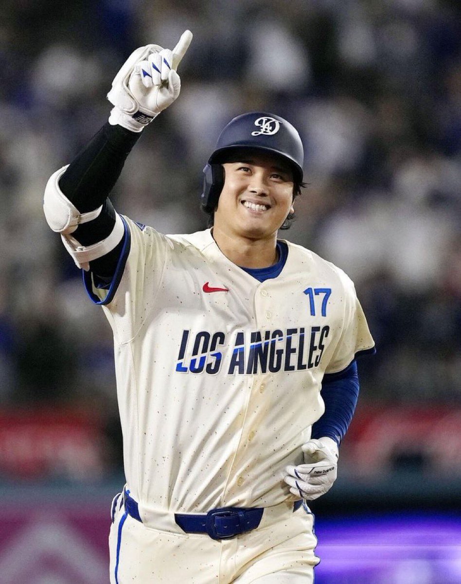 SleeperDodgers's tweet photo. The Dodgers will win the World Series if ______. https://t.co/nieSLyukPG