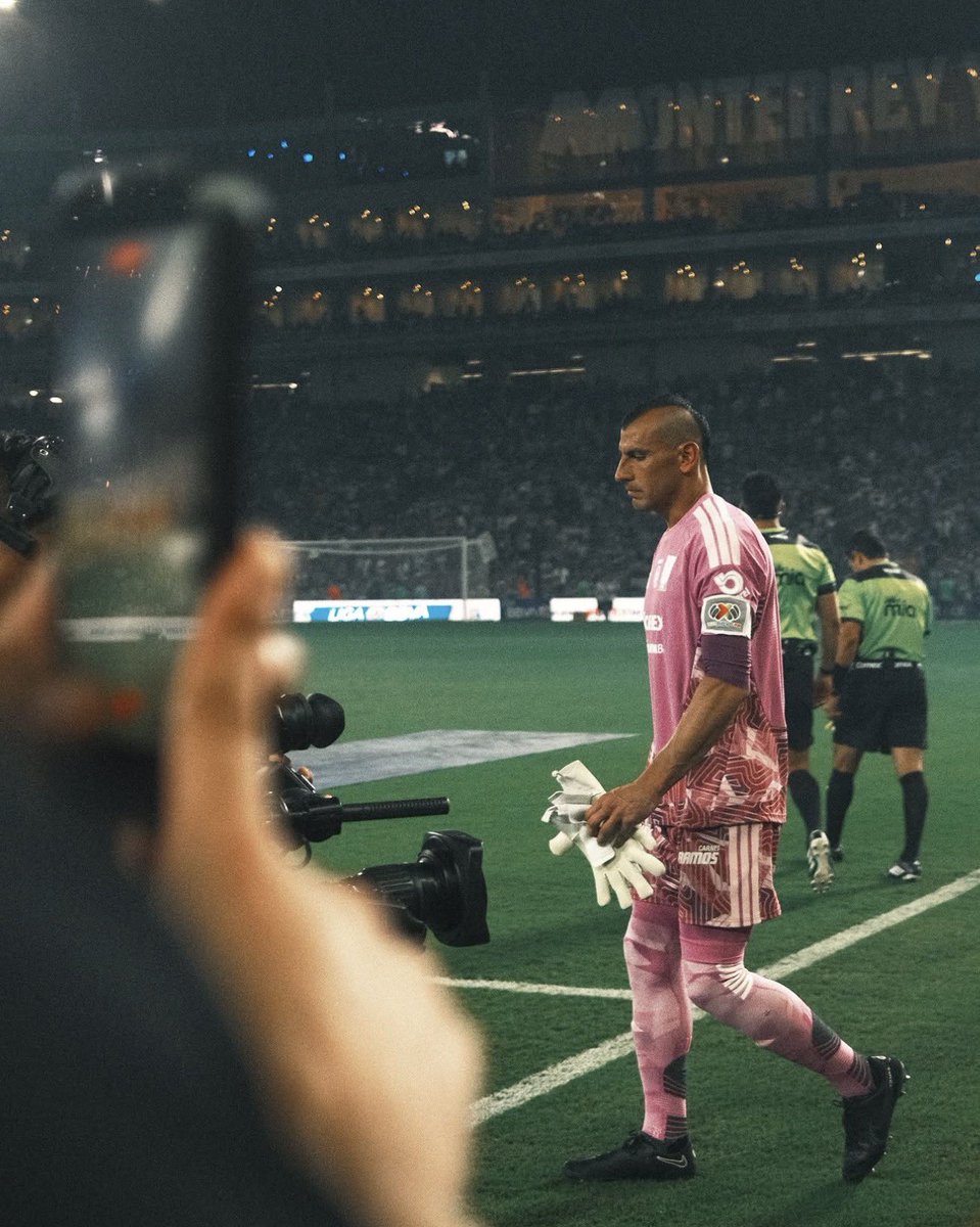 tigresfootball_'s tweet photo. Aura @PatonGuzman 🐐🇸🇪 https://t.co/WqKmwKoffF