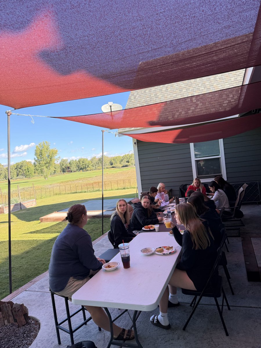 westerncowbb's tweet photo. Thank you to @coachkos2 for coming to Gunnison today and going through some training with us. We really appreciate it! #mountaineermindset #builtat7723 https://t.co/vj9mIf1jWQ
