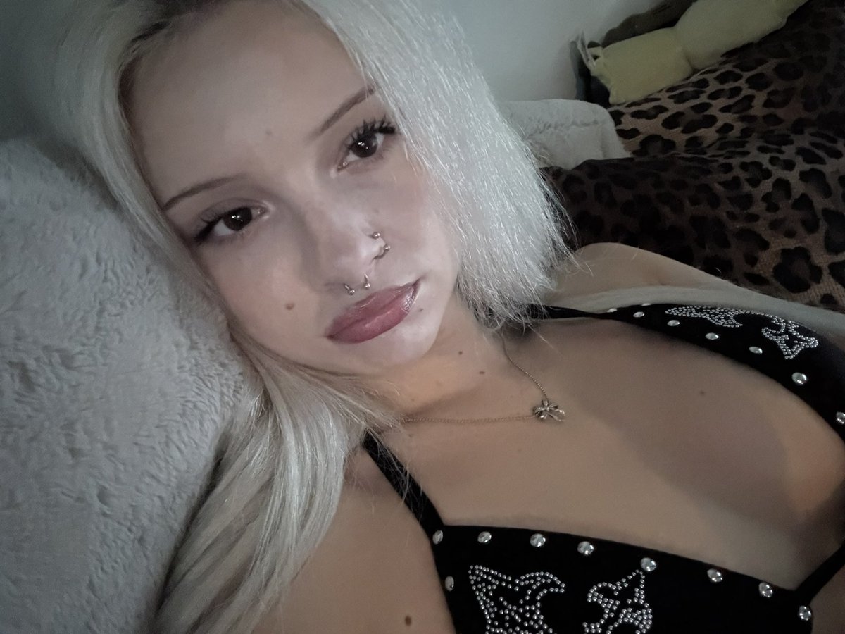 jannotnymous's tweet photo. How much time and how many men do I have to ruin to get a good puppy at my disposal?

#wb #wankbattle #wankchat #feet #goddess #pornmommy #mommy #goon #sluts #cum #cumslut #drugstwt #gooner #coketwt #wankchat #femdom #cuckold #nsfw #drugtwt #bbc #bnwo #findom #horny #drugstwt https://t.co/utzw2IU7dQ