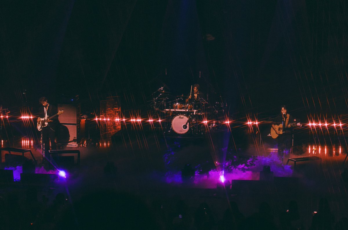 kbsworld_enter's tweet photo. 씨엔블루, 부산 앙코르 콘서트 ‘3LOGY’ 성료.. 내년 2월 KSPO DOME 첫 입성 깜짝 발표

데뷔 17년 만에 처음으로 ‘꿈의 장소’ KSPO DOME 간다.. 무한 ‘에바뛰’ 천국

씨엔블루, 2027년 KSPO DOME서 ‘에바뛰’ 열기 잇는다.. 현실 잊는 몰입감 예고

[사진=FNC엔터테인먼트]

#씨엔블루 #CNBLUE https://t.co/cZv17LTPQy