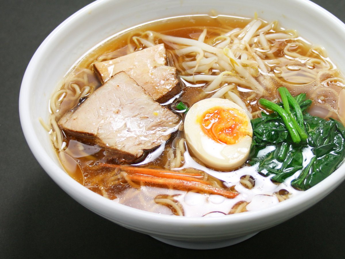 ChinaMinatoan's tweet photo. ＼今週もスタート🙋‍♀️／

今日は何食べる👀？

ガッツリご飯もの？
アツアツのラーメンも捨てがたい…❗️

ランチは#中国食堂 の定食セットが
おすすめです💭

#横浜 #山下町 #ランチ #定食 https://t.co/RUrPOpK85W