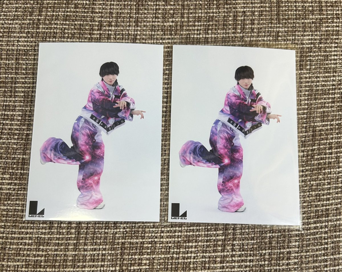 audq3x's tweet photo. @2watc7 初めまして、検索より失礼いたします。
当方画像の森田さん所持しております。1番左と真ん中の近藤さんとの2:2での交換は可能でしょうか？10/17.18リリイベ手渡し又は郵送希望です。ご検討よろしくお願いいたします。 https://t.co/ze4E6O3auy