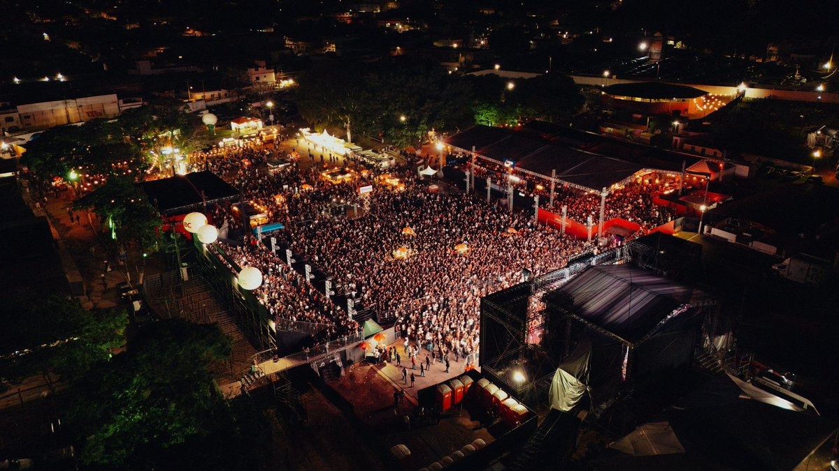 Maraisa's tweet photo. Que showzaço, que energia gostosa!! Formiga-MG, vocês foram sensacionais na Expo Formiga 2026.♥️🎶 https://t.co/93jsajCtIM